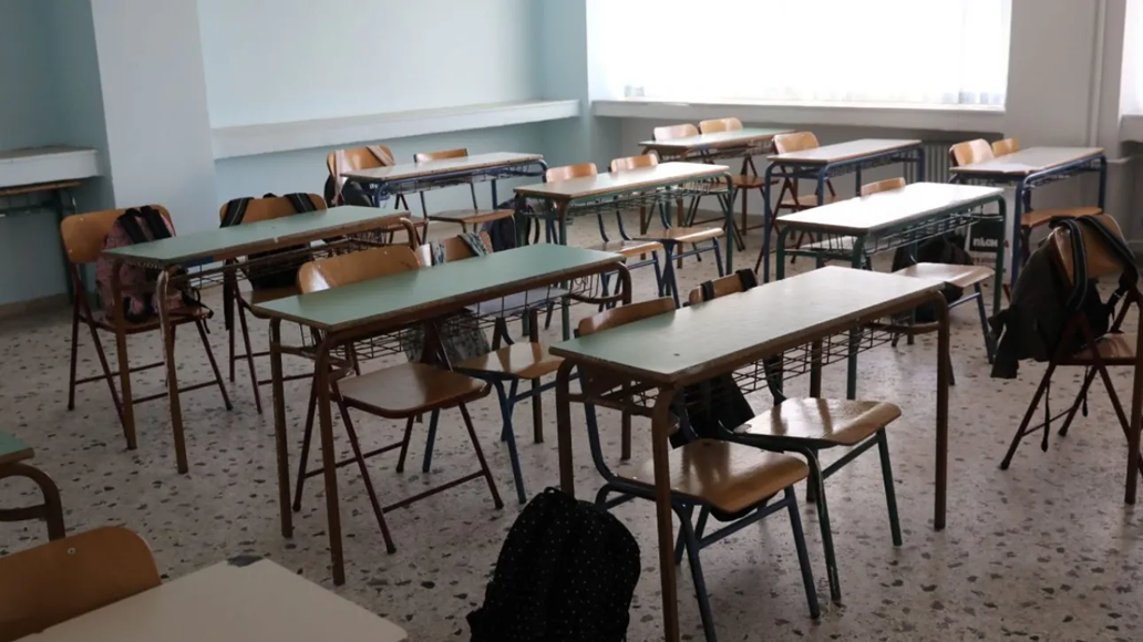 Θεσσαλονίκη: 48χρονος δάσκαλος πληροφορικής κατηγορείται ότι έστειλε ερωτικό μήνυμα σε 11χρονη μαθήτριά του