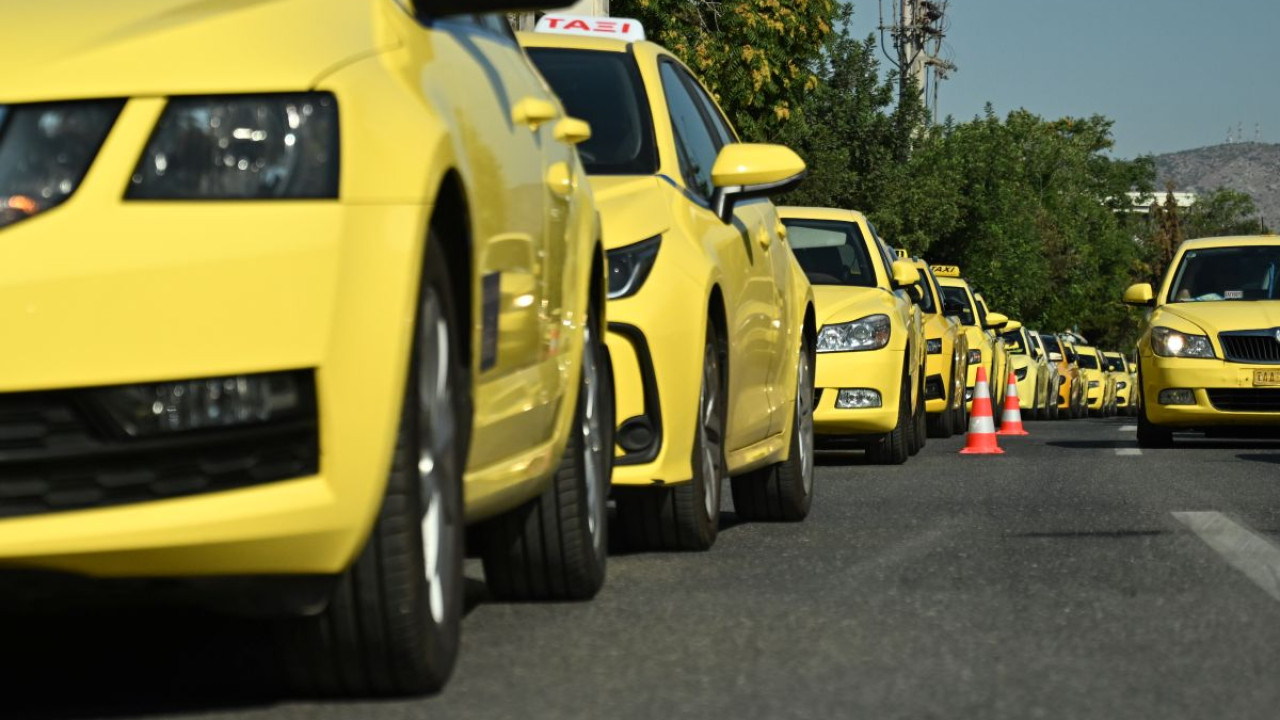 ΣΑΤΑ: Ανακοίνωσε τρίωρη στάση εργασίας των ταξί αύριο στο αεροδρόμιο «Ελευθέριος Βενιζέλος»