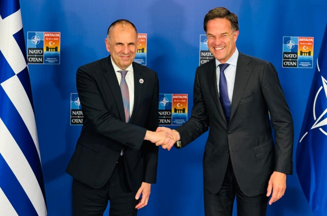 Συνάντηση Γ.Γεραπετρίτη με τον ΓΓ του ΝΑΤΟ Μαρκ Ρούτε στην Αττάλεια (φωτο)