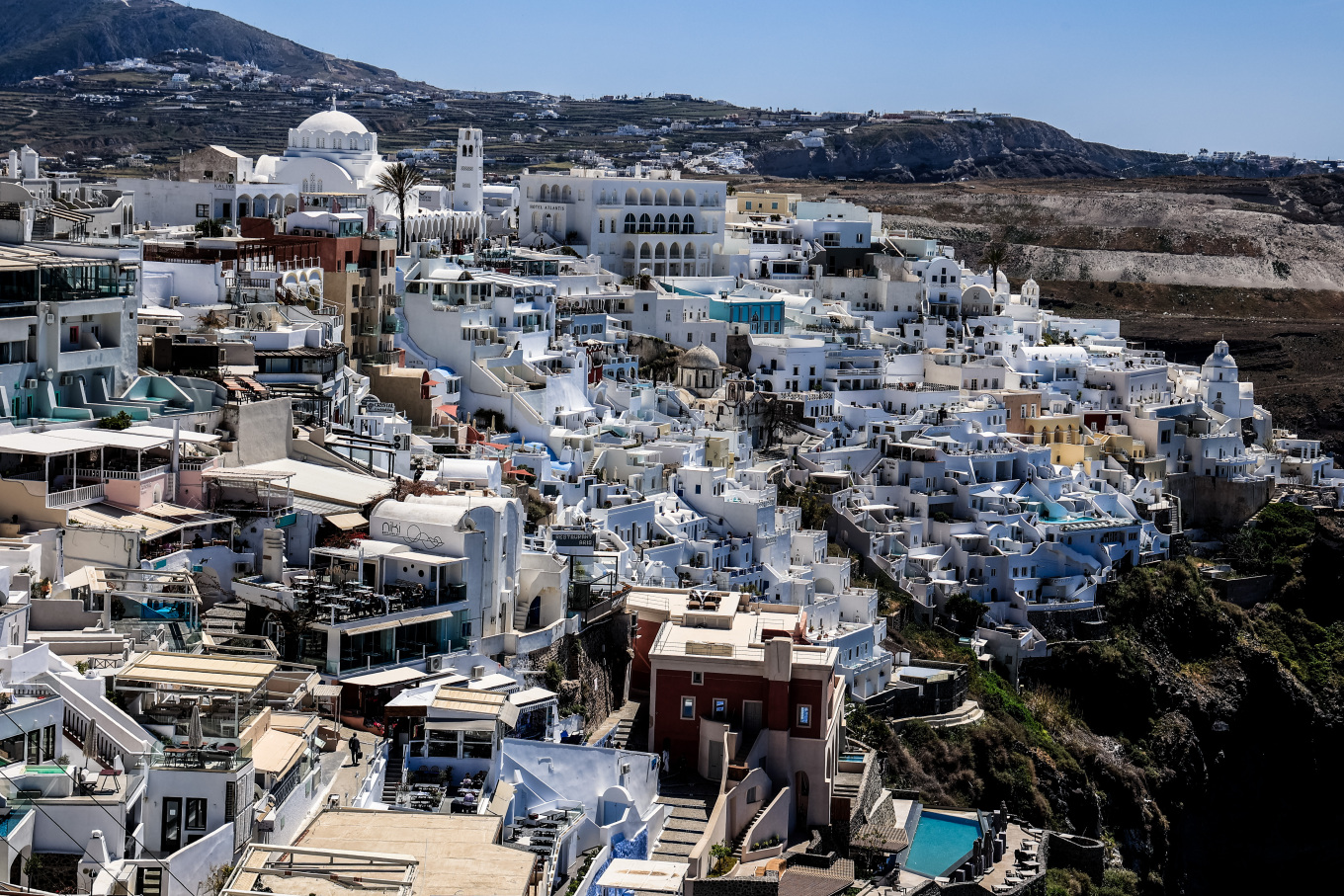 Σε ισχύ τα έκτακτα μέτρα πολιτικής προστασίας στη Σαντορίνη: Τι θα γίνει με λιμάνια και δημοφιλή τουριστικά κέντρα