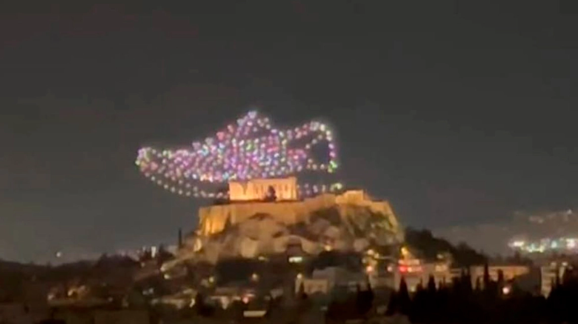 Εισαγγελική παρέμβαση για το drone show της Adidas με φόντο την Ακρόπολη