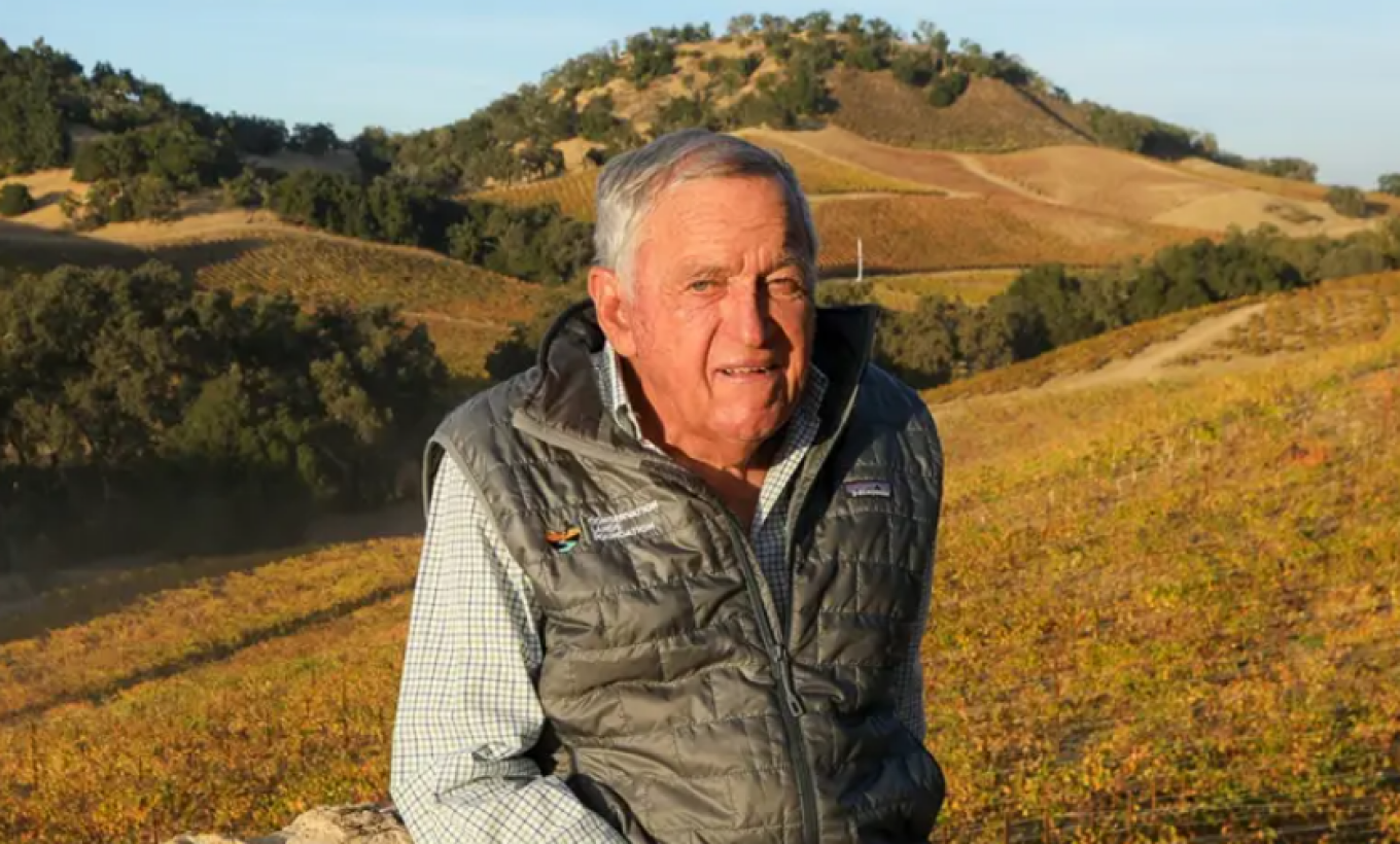 Eλβετός δισεκατομμυριούχος που δηλώνει αριστερός κατηγορείται για σεξουαλική παρενόχληση – «Θέλω απεγνωσμένα τρίο»