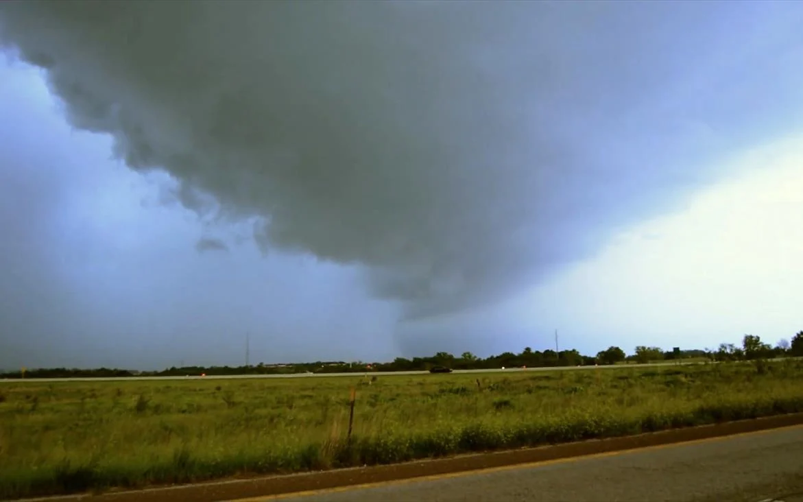 ΗΠΑ: Ανεμοστρόβιλοι «σάρωσαν» το Κεντάκι και το Μιζούρι – Τουλάχιστον 20 νεκροί (βίντεο)