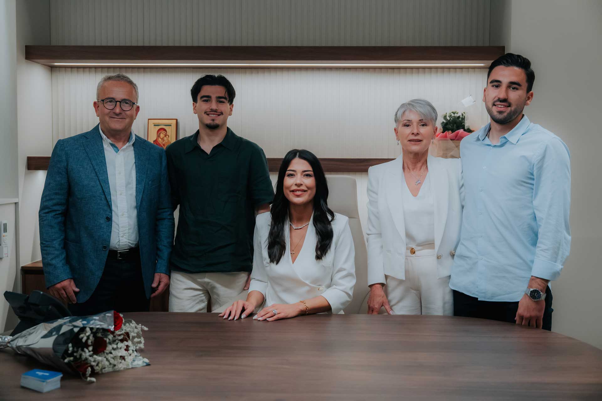 Φωνή Λογικής: Πλήθος κόσμου στα εγκαίνια των γραφείων της Αφροδίτης Λατινοπούλου στην Αθήνα!