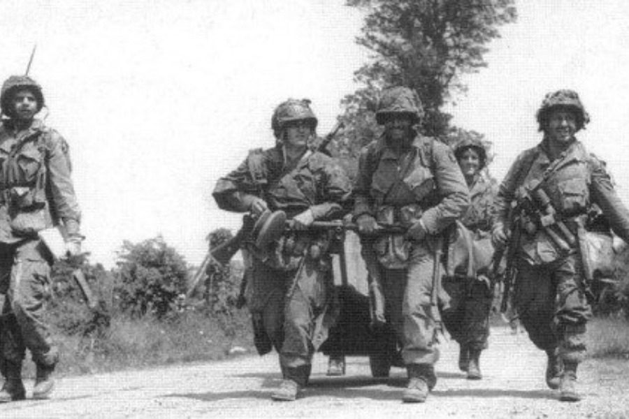 Ο λοχίας που ήρθε αντιμέτωπος με 80 στρατιώτες και τον έπιασαν τα γέλια