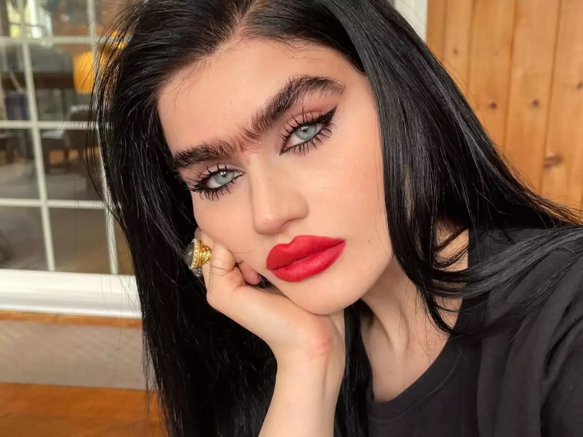 Σ.Χατζηπαντελή: Πόζαρε με μπικίνι σε εξωτικό προορισμό και προκάλεσε «πανικό» (βίντεο)