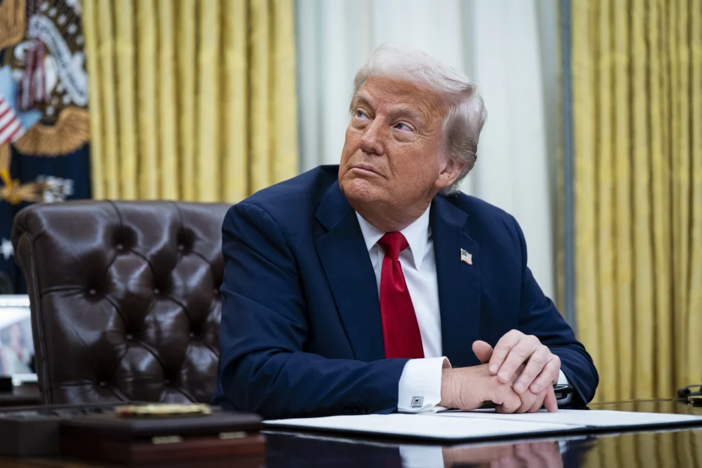 Κ.Στάρμερ, Φ.Μερτς και Ε.Μακρόν θέλουν να συνομιλήσουν με τον Ν.Τραμπ πριν από την επικοινωνία με τον Β.Πούτιν