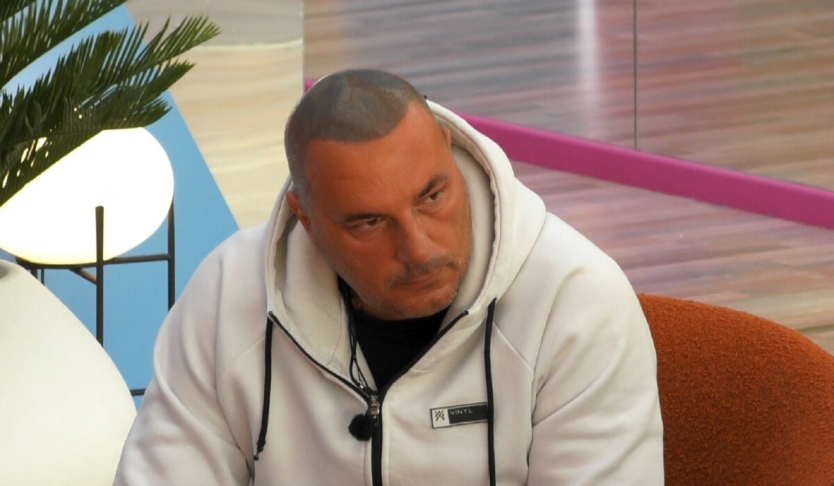 Ο Δημήτρης Μπίτζιος απoχώρησε από το σπίτι του Big Brother