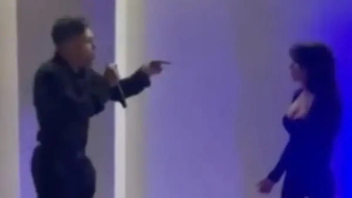 ΗΠΑ: Άνδρας ξεμπροστιάζει την άπιστη σύζυγό του μπροστά σε όλους – «Ξέρω τα πάντα» (βίντεο)