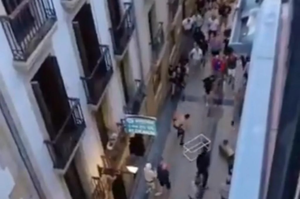 Άγριο ξύλο μεταξύ των οπαδών της Μαν.Γιουνάιτεντ και της Τότεναμ στο Μπιλμπάο πριν τον τελικό του Europa (vids)