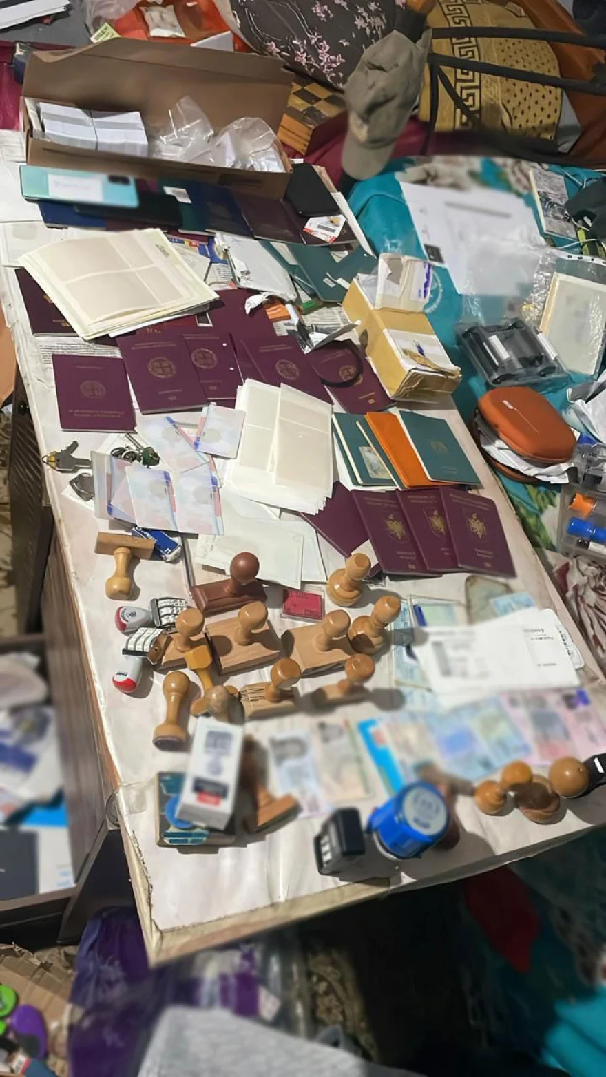 Επιχείρηση «Κέρβερος»: Βίντεο από την έφοδο της ΕΛΑΣ στα διαμερίσματα των δουλεμπόρων στην Αθήνα