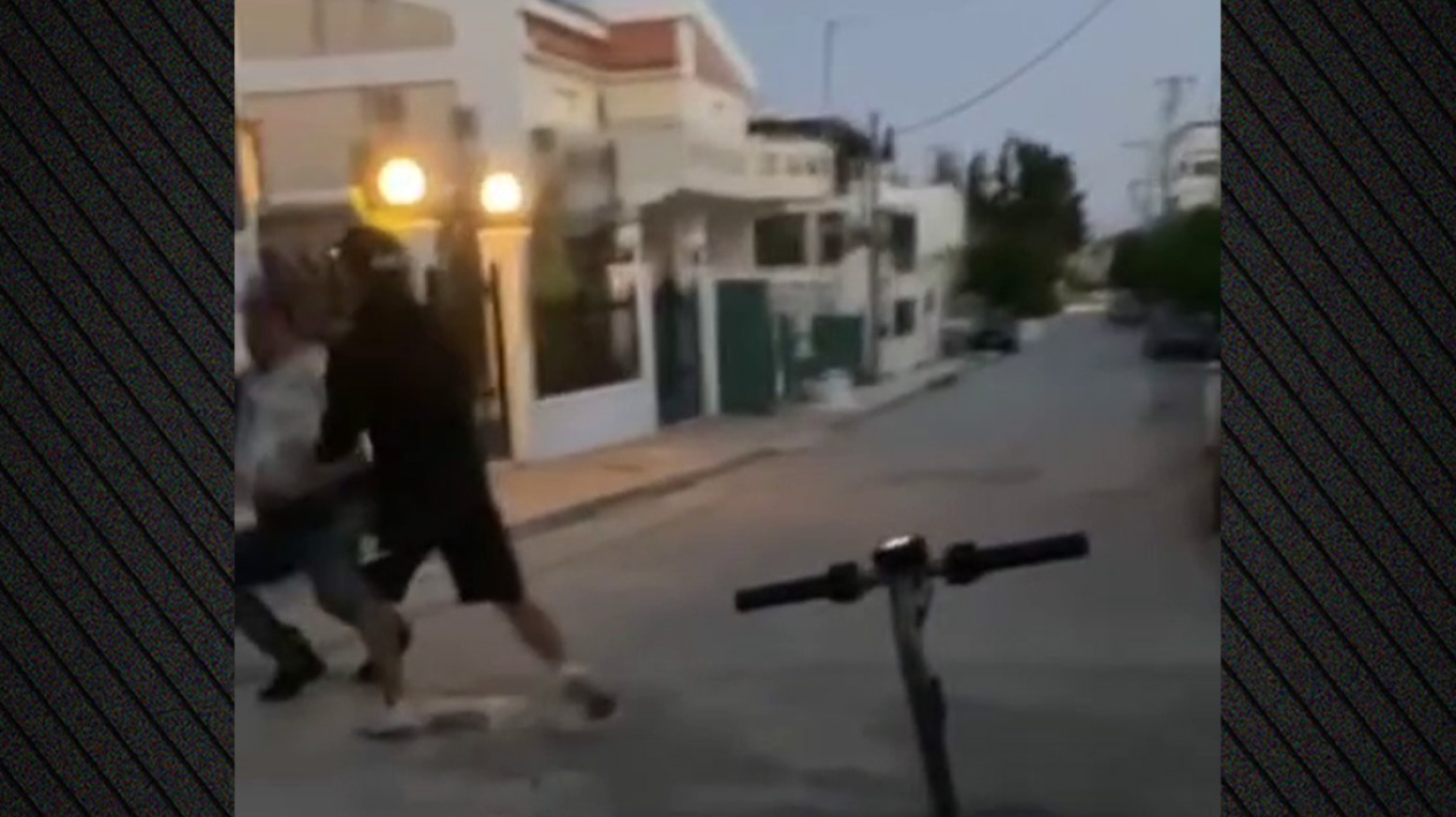 Γλυκά Νερά: Στον ανακριτή ο 17χρονος που ξυλοκόπησε άγρια τον 50χρονο