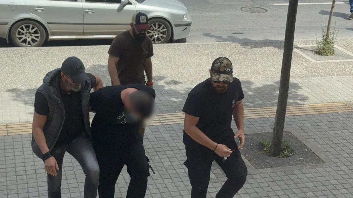 Θεσσαλονίκη: Στον ανακριτή ο 42χρονος για την υπόθεση της έκρηξης – Βρέθηκε αποτύπωμά του στη σακούλα με τη βόμβα