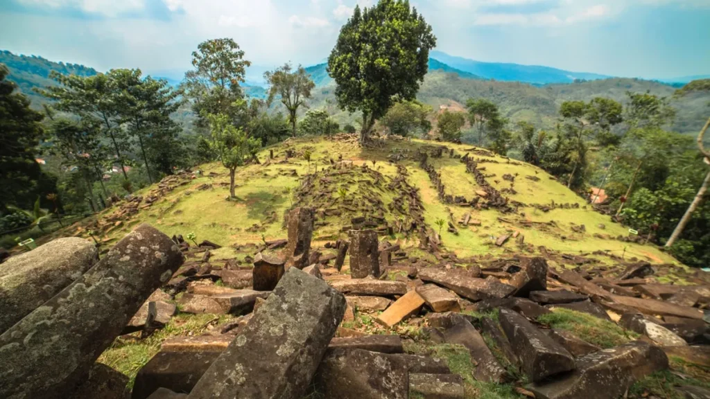 Οι αρχαιολόγοι πιστεύουν ότι ανακάλυψαν την παλαιότερη πυραμίδα: Είναι ηλικίας 27.000 ετών!
