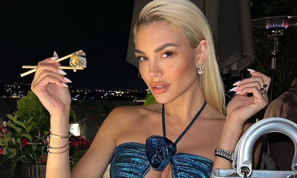 Α.Παναγιώταρου: Πόζαρε με μπικίνι στη Μύκονο και προκάλεσε «χαμό» στο Instagram