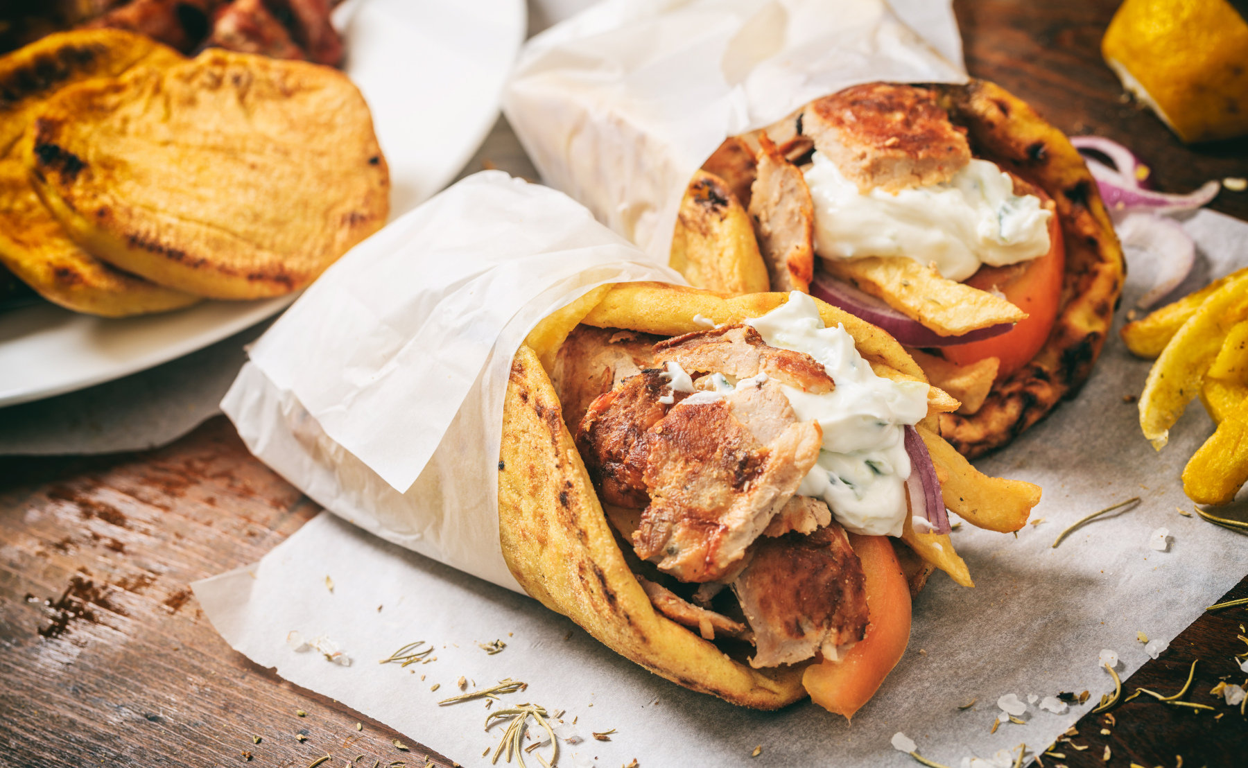 Για να ξέρεις τι τρως: Να πόσες θερμίδες έχει το σουβλάκι