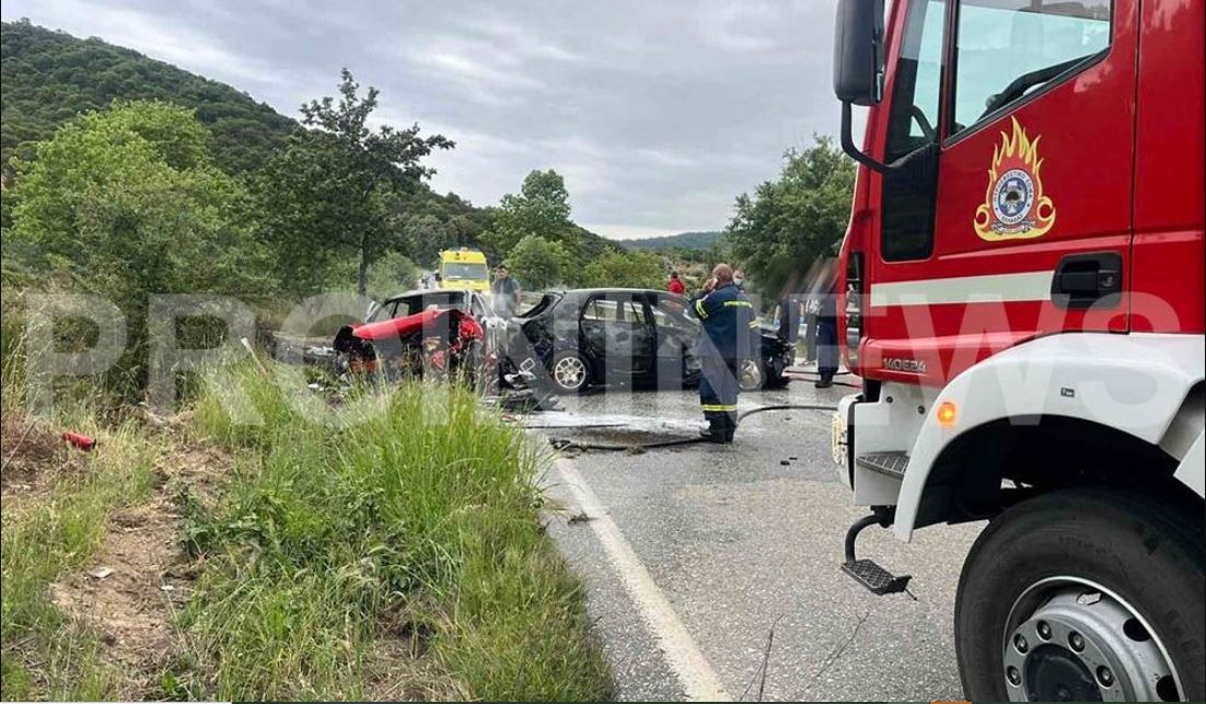Σφοδρή σύγκρουση οχημάτων στη Καβάλα: Ένας νεκρός και δύο τραυματίες – Δείτε φωτογραφίες