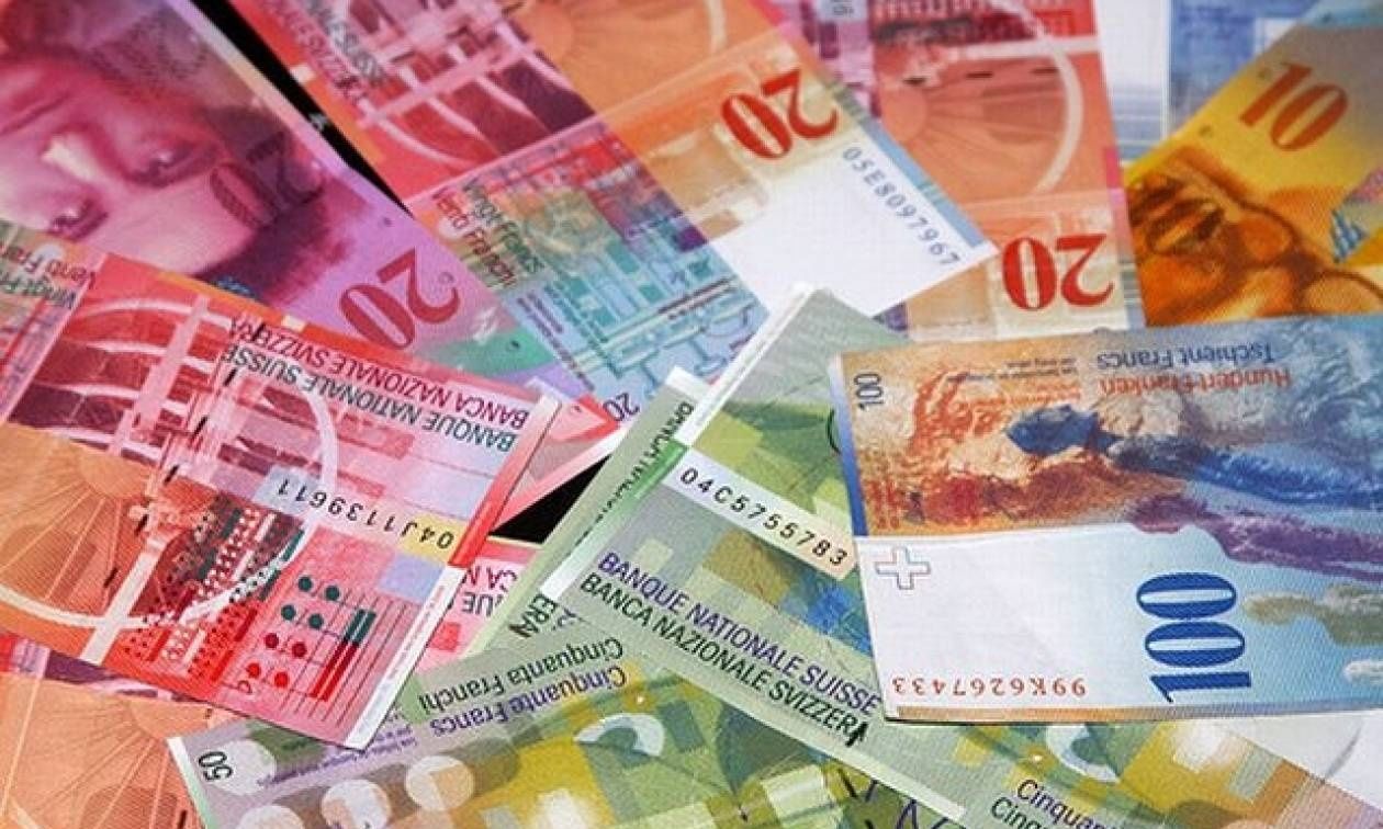 Η κυβέρνηση ετοιμάζει ρύθμιση για τους Έλληνες που έχουν δάνεια σε ελβετικό φράγκο – Θα δώσει ουσιαστική λύση;