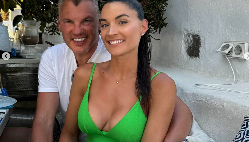 Α.Δούκα: Ποια είναι η εντυπωσιακή Ελληνίδα σύζυγος του προπονητή της Φενέρμπαχτσε Σ.Γιασικεβίτσιους (φωτο)