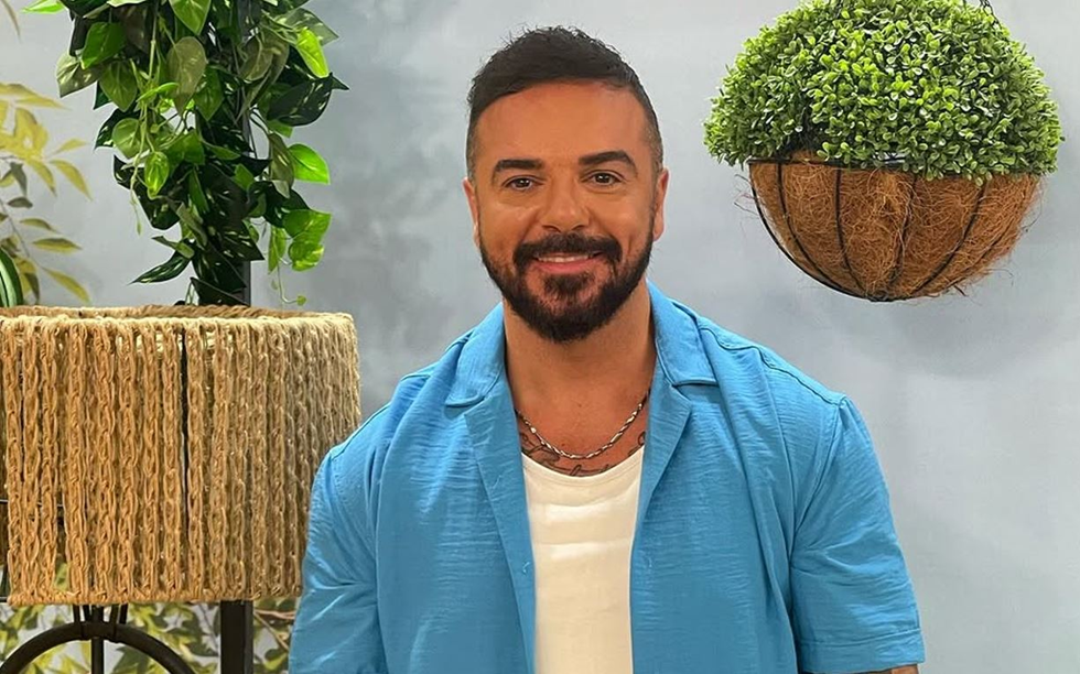 Τριαντάφυλλος για Γιώργο Λιάγκα: «Είναι ο εθνικός μας μπιφτεκάς – Απορώ με τη Μαρία Αντωνά» (βίντεο)