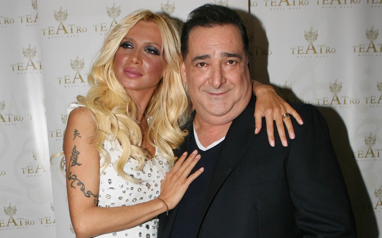 Πάολα: «Ο Βασίλης Καρράς μας λείπει αλλά είναι μαζί μας μέσα από τα τραγούδια του»