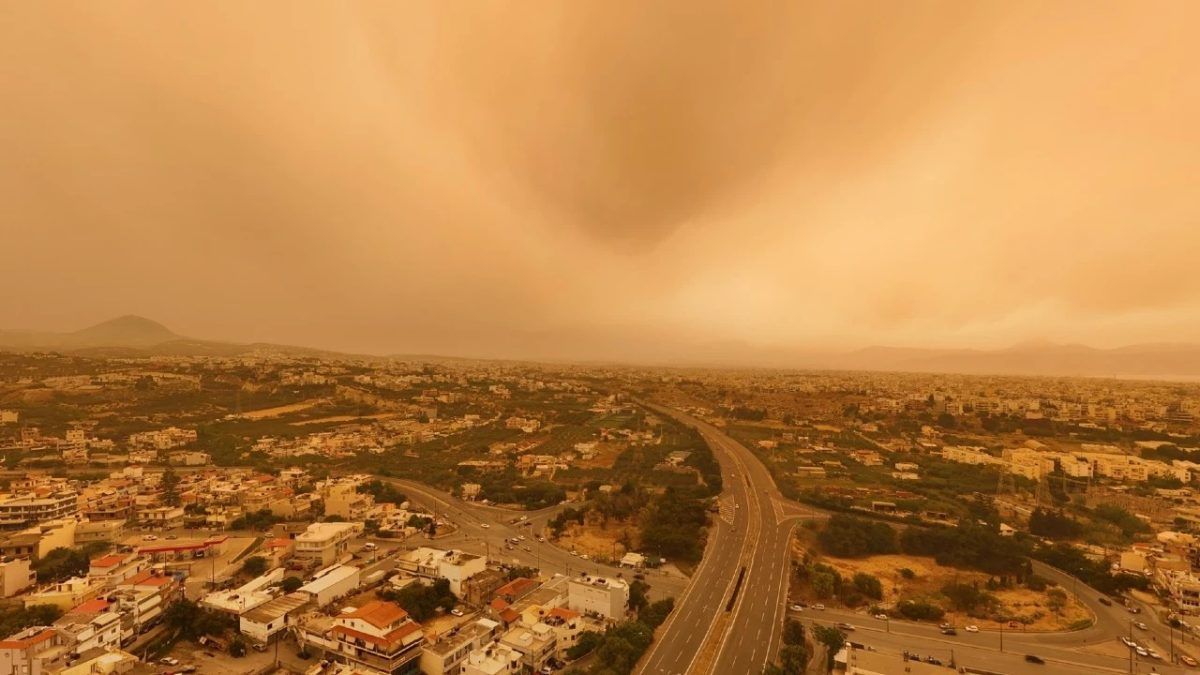 Απίστευτες εικόνες από την Κρήτη: 21 κιλά αφρικανικής σκόνης ανά στρέμμα