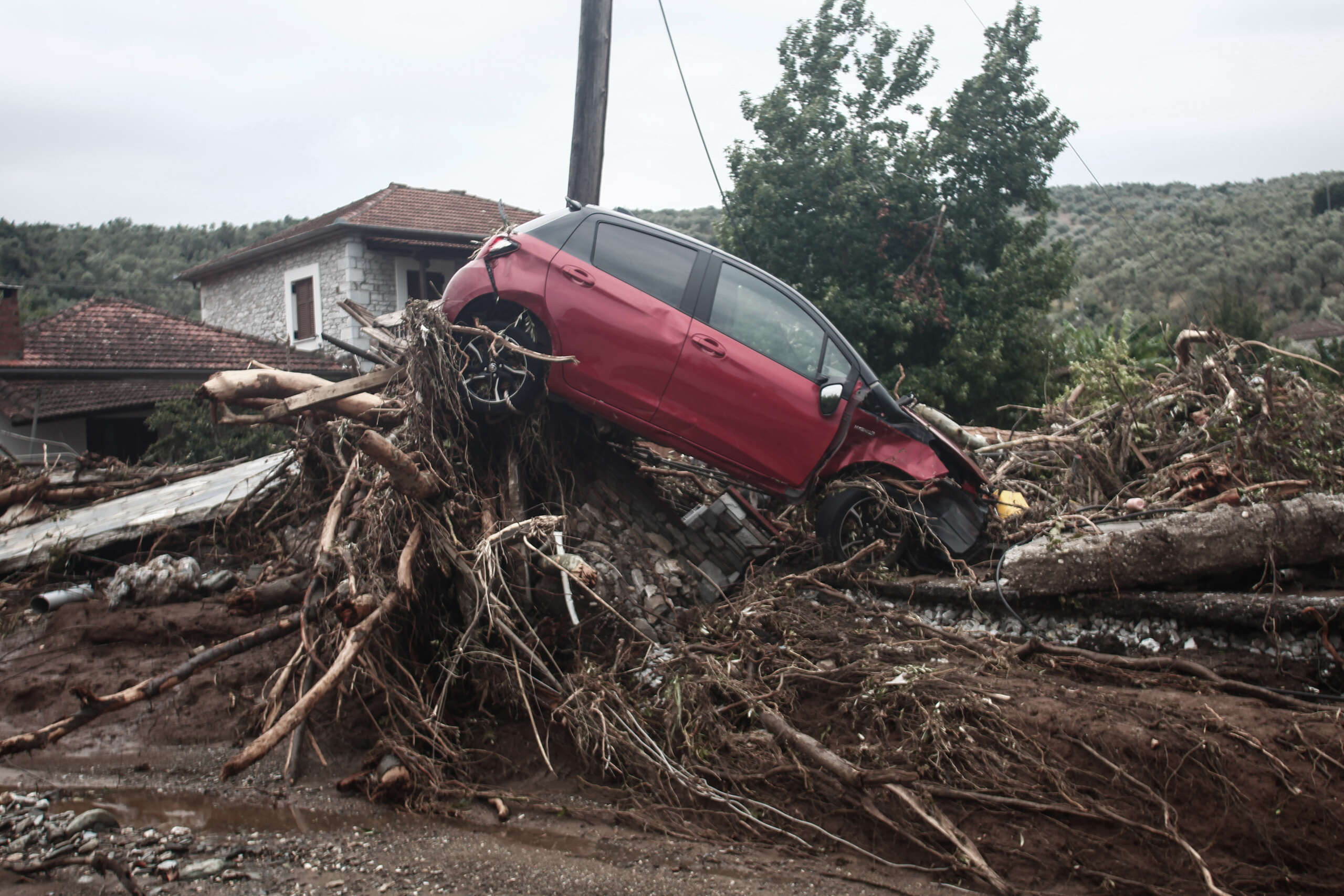 Υποχρεωτική από την 1η Ιουνίου η ασφάλιση των αυτοκινήτων για φυσικές καταστροφές
