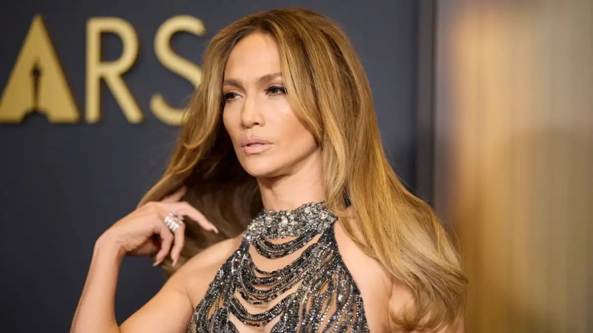 Τ.Λόπεζ: H σέξι εμφάνιση της τραγουδίστριας στα American Music Awards – Δείτε φωτογραφίες