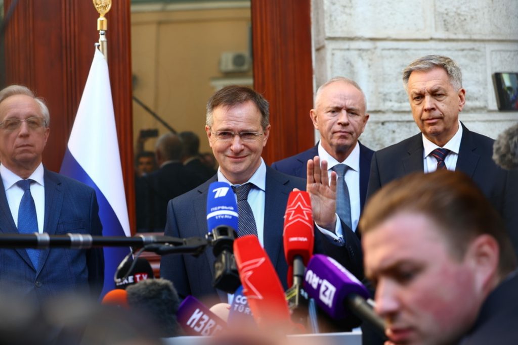 Ρωσία: «Μιλήσαμε με τους Ουκρανούς, προτείναμε μέρα και τόπο για να ανταλλάξουμε μνημόνια»