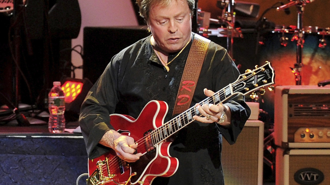 Ρικ Ντέριντζερ: «Έφυγε» από την ζωή ο θρυλικός κιθαρίστας και παραγωγός της ροκ