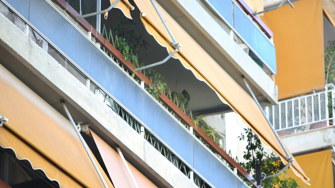 Θάνατος 7χρονης στην Καλλιθέα: «Τα πιο ασφαλή τζάμια είναι τα triplex» λέει τεχνικός