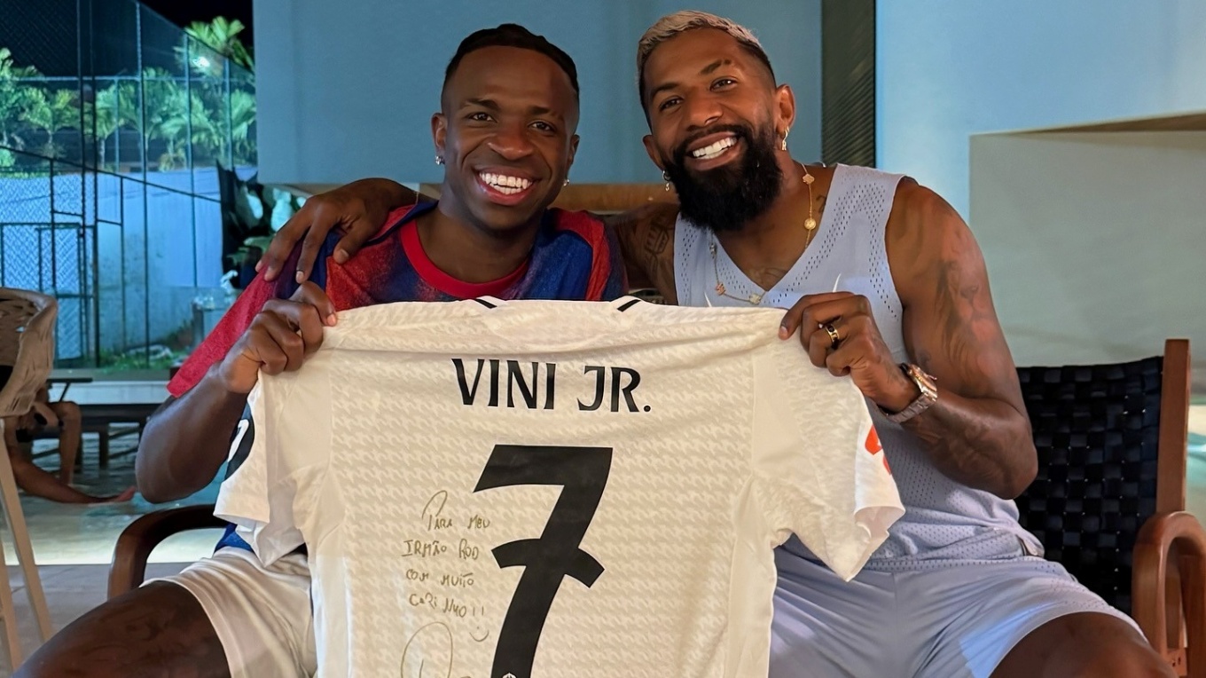 Συνάντηση «κορυφής» στη Βραζιλία – Ο Ροντινέι του Ολυμπιακού φωτογραφήθηκε με τον Vinicius Jr της Ρεάλ Μαδρίτης