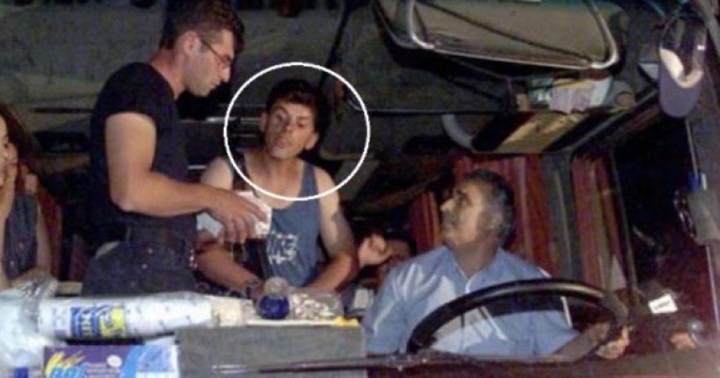 Σαν σήμερα το 1999: Ο Αλβανός Φλαμούρ Πίστι κρατάει ομήρους εννέα επιβάτες σε ΚΤΕΛ υπό την απειλή χειροβομβίδας