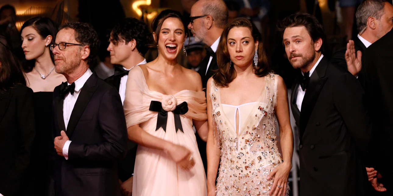 Κάννες: Viral το βίντεο με την ηθοποιό Μ.Κουάλεϊ να πιάνει τα οπίσθια συμπρωταγωνίστριάς της στο κόκκινο χαλί!