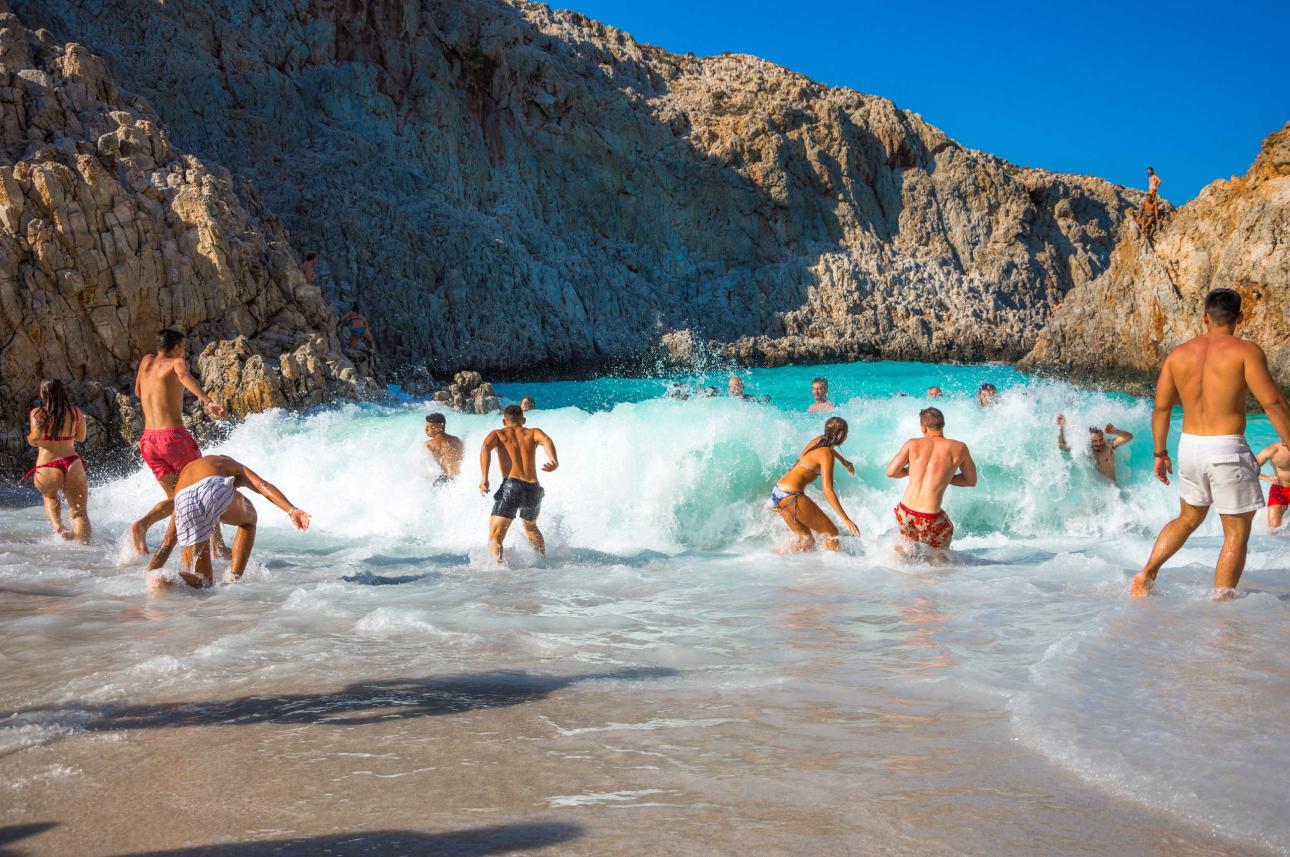 Aυτές είναι οι έξι πιο επικίνδυνες παραλίες της Ελλάδας