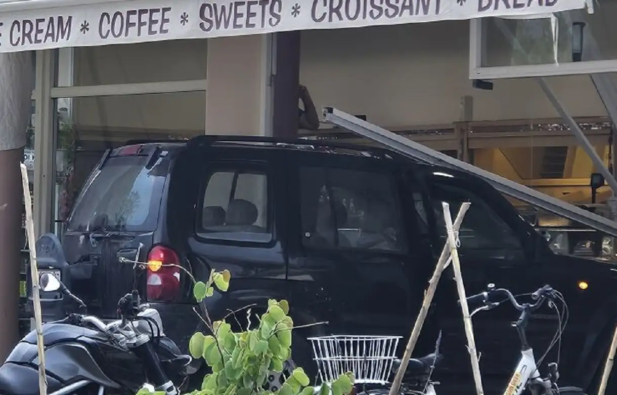 Αδιανόητο τροχαίο στην Κω: Μια νεκρή και ένας σοβαρά τραυματίας από τζιπ που εισέβαλλε σε φούρνο!