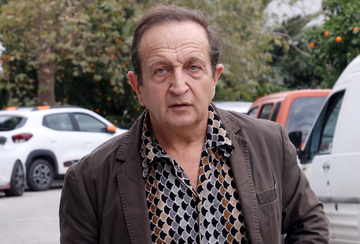 Έντονες αντιδράσεις μετά τη δήλωση του Σ.Μπιμπίλα για «ηλίθιους εργαζόμενους της ΕΡΤ»: Τι απάντησε