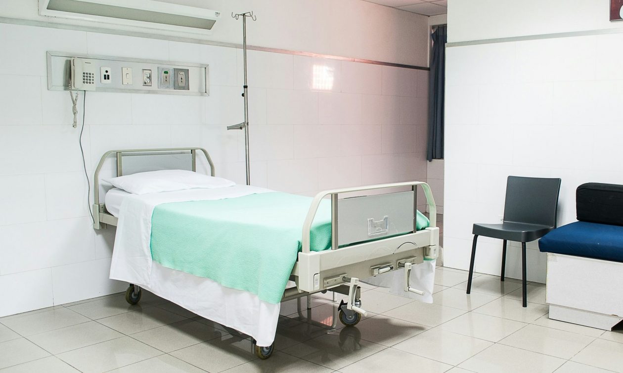 Ρέθυμνο: Νεκρός και ο 87χρονος που πυροβόλησε και σκότωσε τη σύζυγό του μέσα στο νοσοκομείο