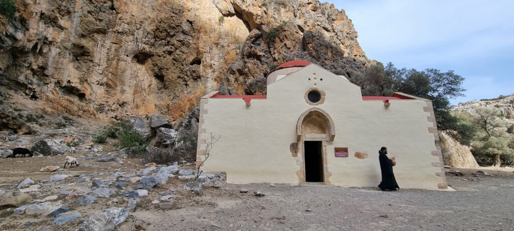 «Αγιοφάραγγο»: Ο θρύλος με τους 300 ερημίτες που συναντιόνταν μια φορά το χρόνο για να δουν πόσοι είχαν απομείνει