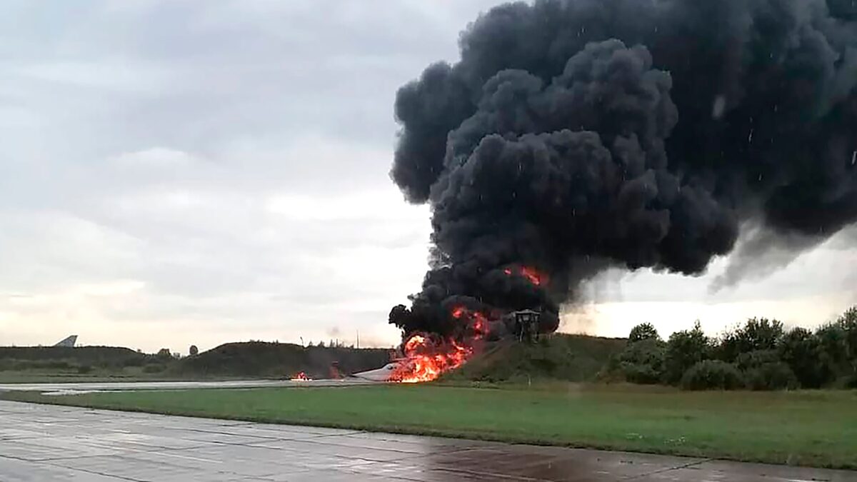 Ουκρανικά drones χτύπησαν αεροπορικές βάσεις στη Ρωσία – Πάνω από 40 μαχητικά και βομβαρδιστικά καταστράφηκαν