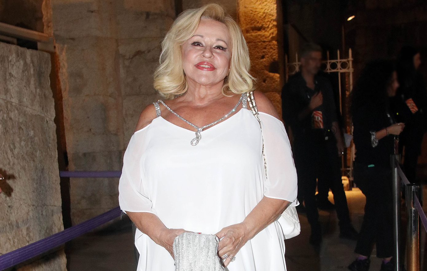 Μπέσσυ Αργυράκη: «Είχα πάει σε λάθος γάμο και το κατάλαβα όταν είδα τη νύφη»