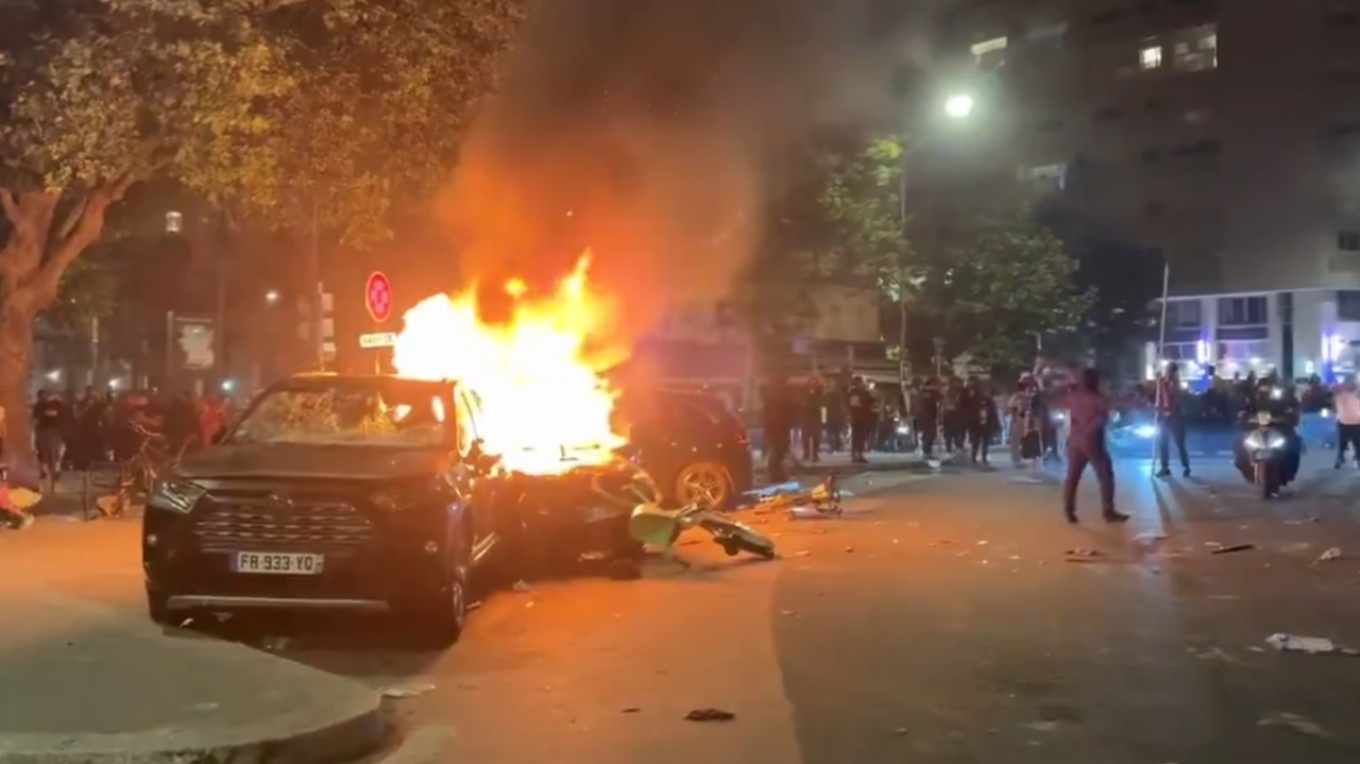 «Γυαλιά, καρφιά» στο Παρίσι πριν και μετά τον τελικό του Champions League – Δύο νεκροί – 200 τραυματίες (βίντεο)