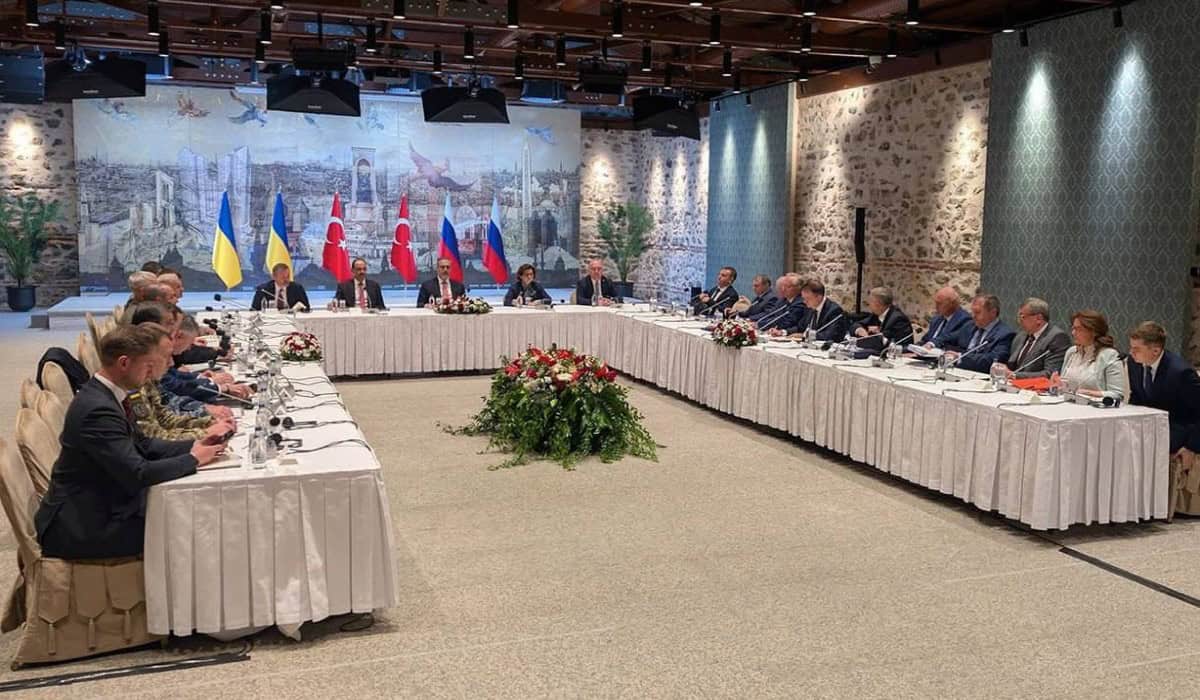Η ουκρανική αντιπροσωπεία έφτασε στην Κωνσταντινούπολη: Στη 1 το μεσημέρι οι συνομιλίες με τη Ρωσία
