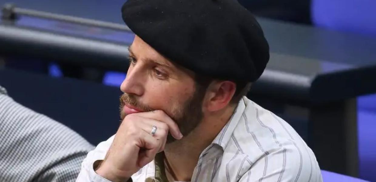 Αποβλήθηκε από τη Μπούντεσταγκ βουλευτής του αριστερού κόμματος Die Linke γιατί φορούσε μπερέ (βίντεο)