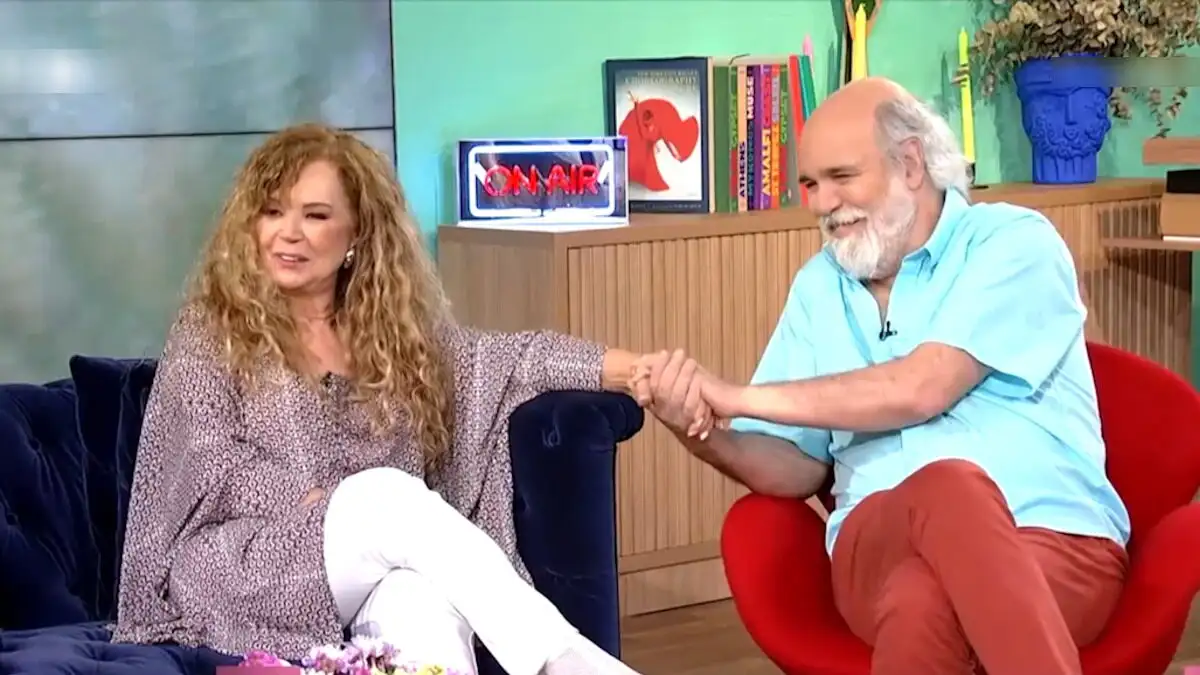 Ελένη Δήμου για την σχέση της με τον Άκη Γκολφίδη: «Είναι ο άγγελος μου, είμαστε έτσι 39 χρόνια»