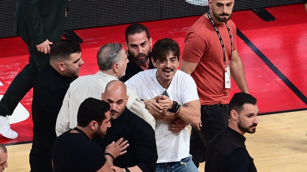 Δημήτρης Γιαννακόπουλος: Αναζητείται να συλληφθεί στο πλαίσιο του αυτοφώρου