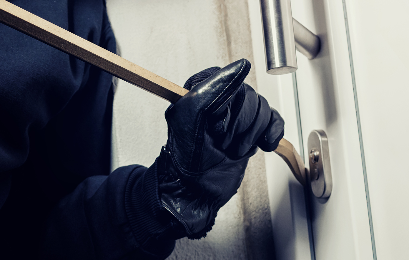 Βίντεο ντοκουμέντο: Καρέ καρέ η δράση του 16χρονου που λήστευε ψιλικατζίδικα στη Θεσσαλονίκη