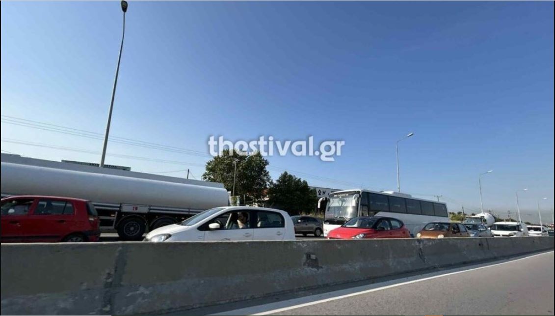 Θεσσαλονίκη: Φωτιά σε νταλίκα επί της Εγνατίας Οδού στο ρεύμα προς Καβάλα – Δείτε βίντεο