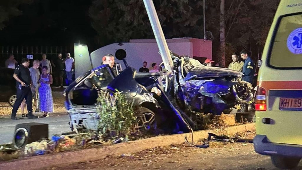 Τραγικό δυστύχημα στο Ωραιόκαστρο: 80χρονος σκοτώθηκε μετά από την πρόσκρουση του αυτοκινήτου του σε κολώνα
