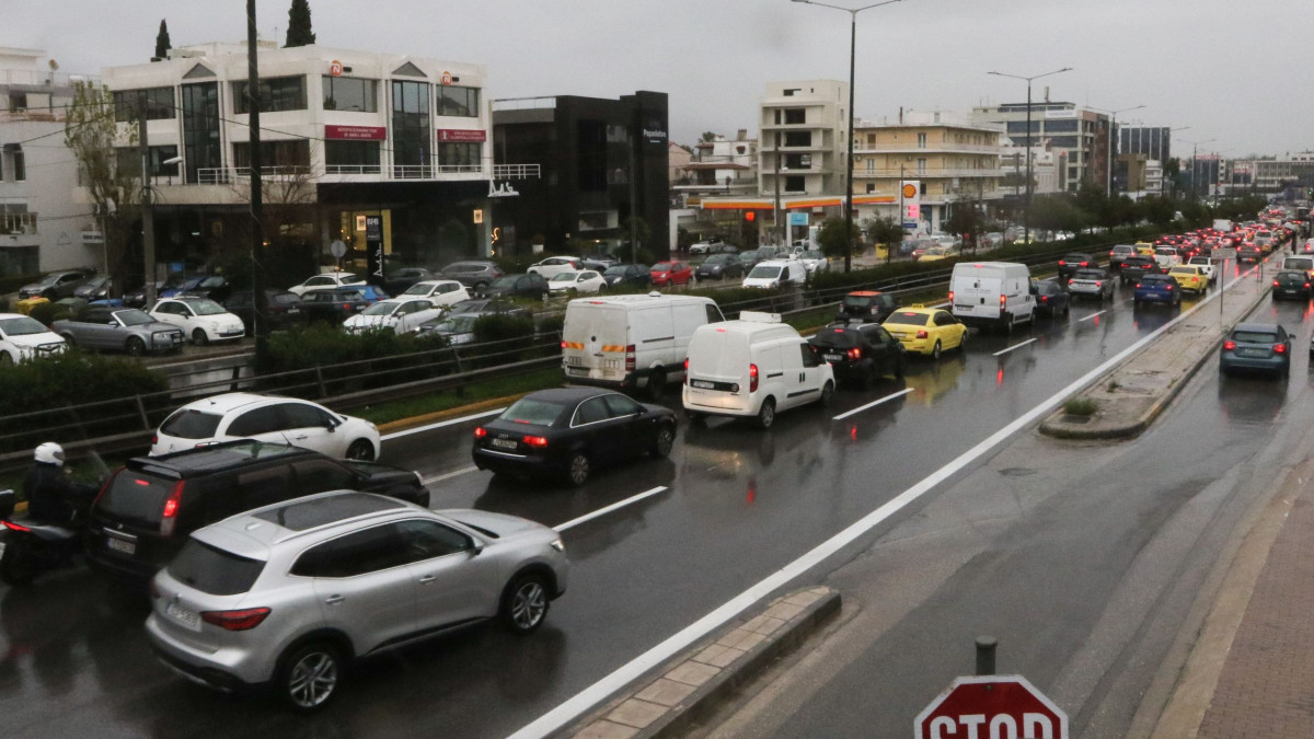 Βαριές ποινές και «τσουχτερά» πρόστιμα φέρνει ο νέος ΚΟΚ: Στα 30 χλμ/ώρα το όριο ταχύτητας σε κατοικημένες περιοχές